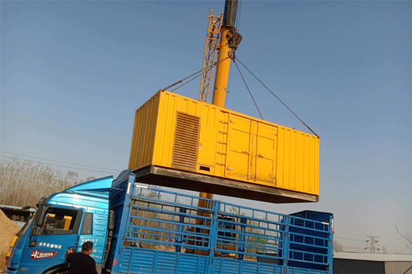 饶平如何根据维护记录来计算机油的使用时间？