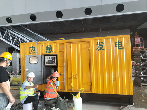 饶平怎样判断空气滤清器是否需要更换？