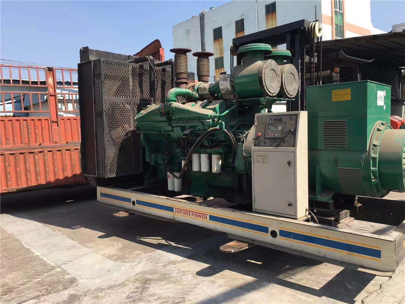 饶平如何判断柴油发电机组的机油温度是否达到了合适的预热温度？